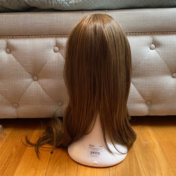 NWT V-Weft Blonde Extension Wig - Picture 3 of 10